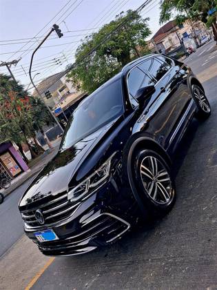 VOLKSWAGEN TIGUAN 2.0 300 TSI GASOLINA ALLSPACE R-LINE AUTOMÁTICO VOLKSWAGEN TIGUAN 2.0 300 TSI GASOLINA ALLSPACE R-LINE AUTOMÁTICO